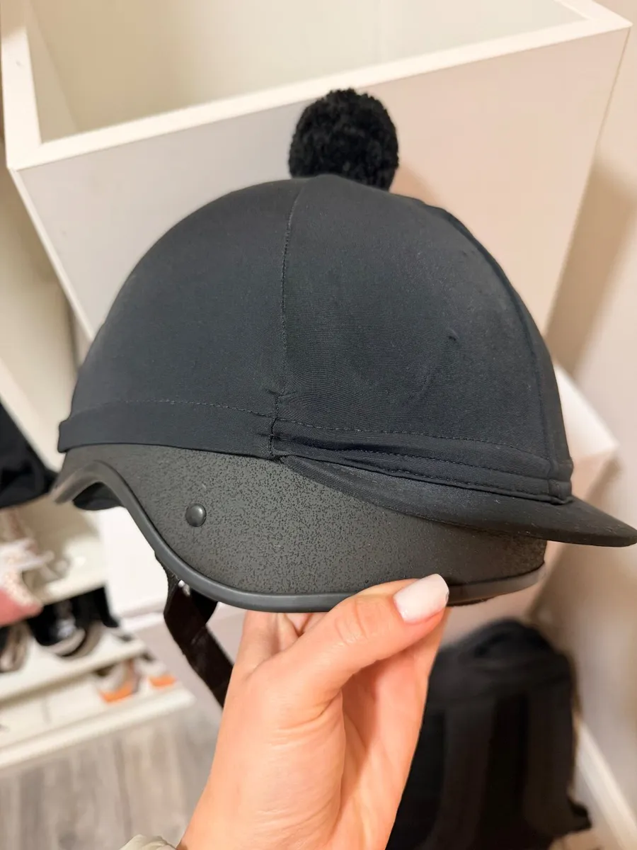 Kids horse riding equipment - Image 1