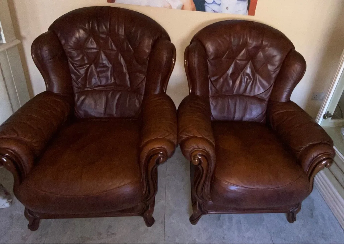 Italian leather three piece suite - Image 1