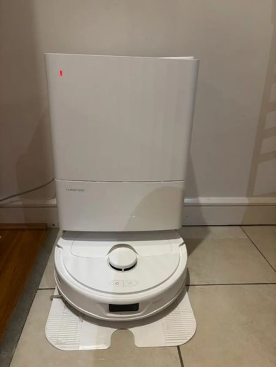 Roborock Q Revo Robot Vacuum & Mop with Self-Clean - Image 1