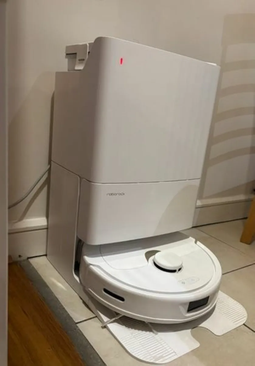 Roborock Q Revo Robot Vacuum & Mop with Self-Clean - Image 2