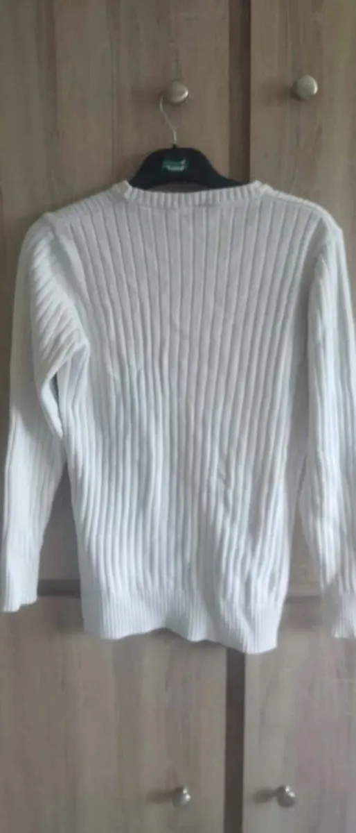 White man sweater size fits sm m worn once - Image 3