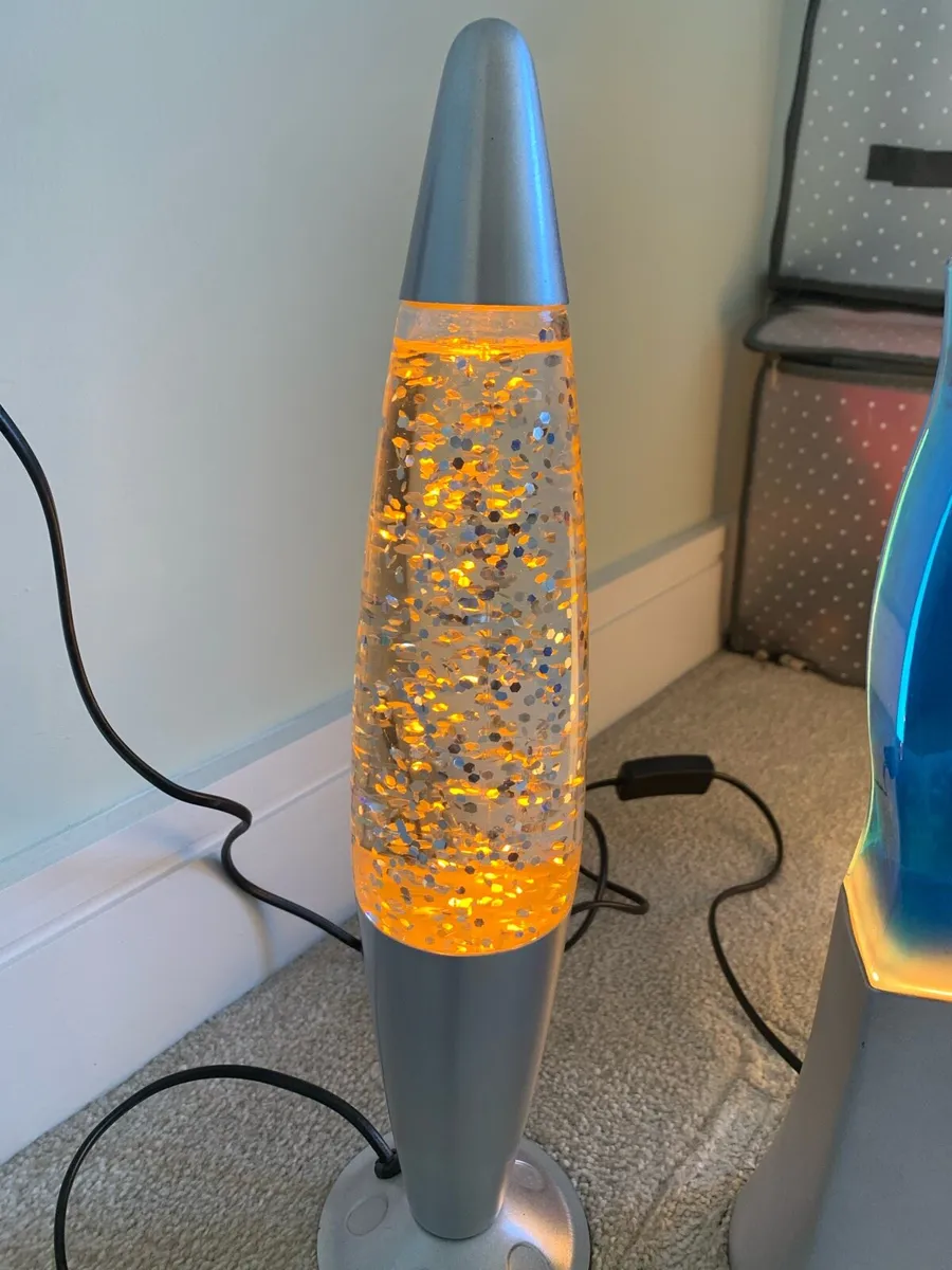 Lava lamps & night lights free - Image 4