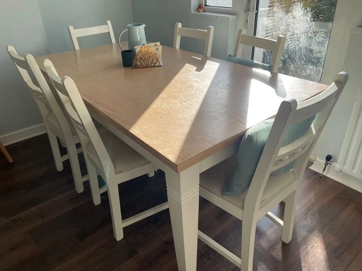 Dining table and chairs - Image 1