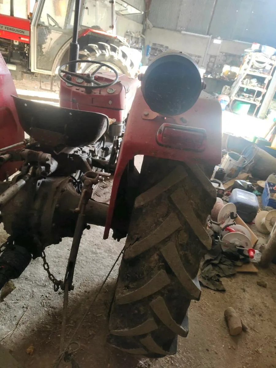 JD yard scraper & MF 135 - Image 3