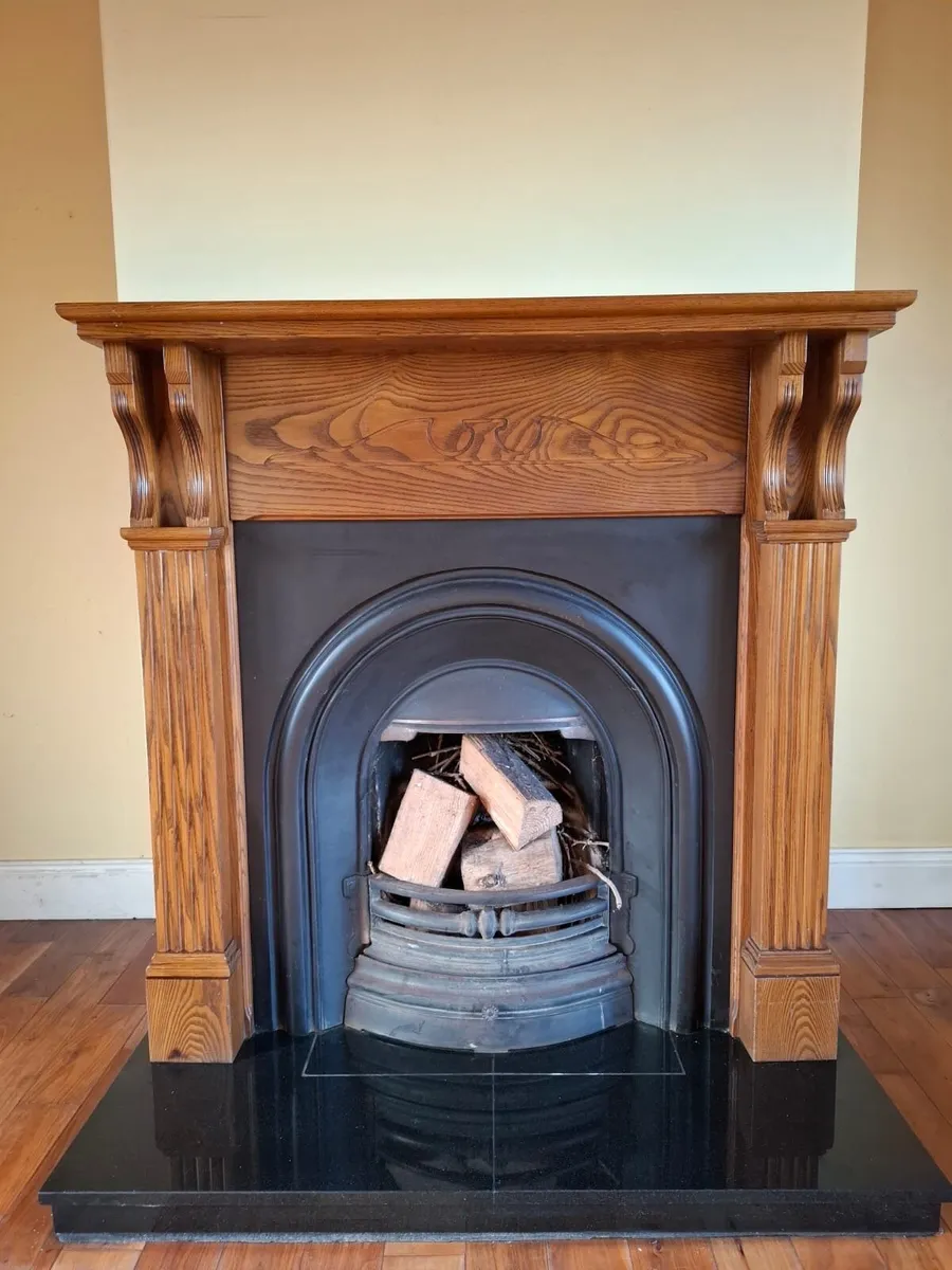 Fireplace and light fittings - Image 1