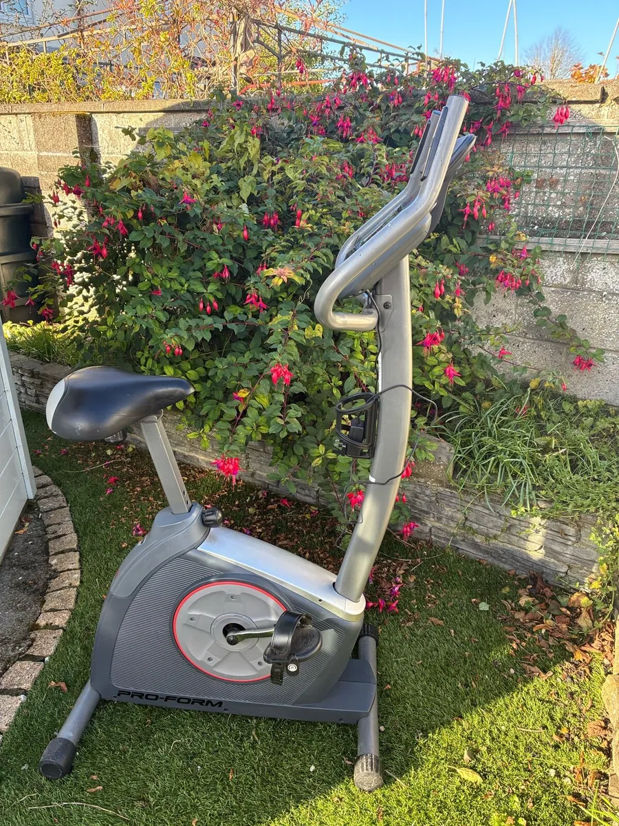 Pro-Form 210 CSX Exercise Bike - Image 4