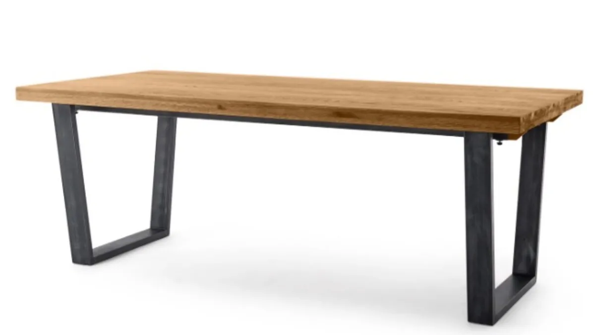 Calia Oak table and matching bench - Image 3