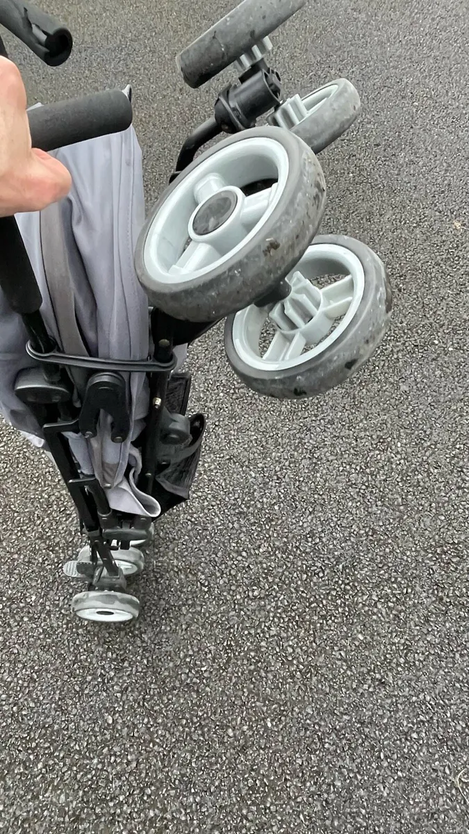 2 Scissors fold buggies - Image 3