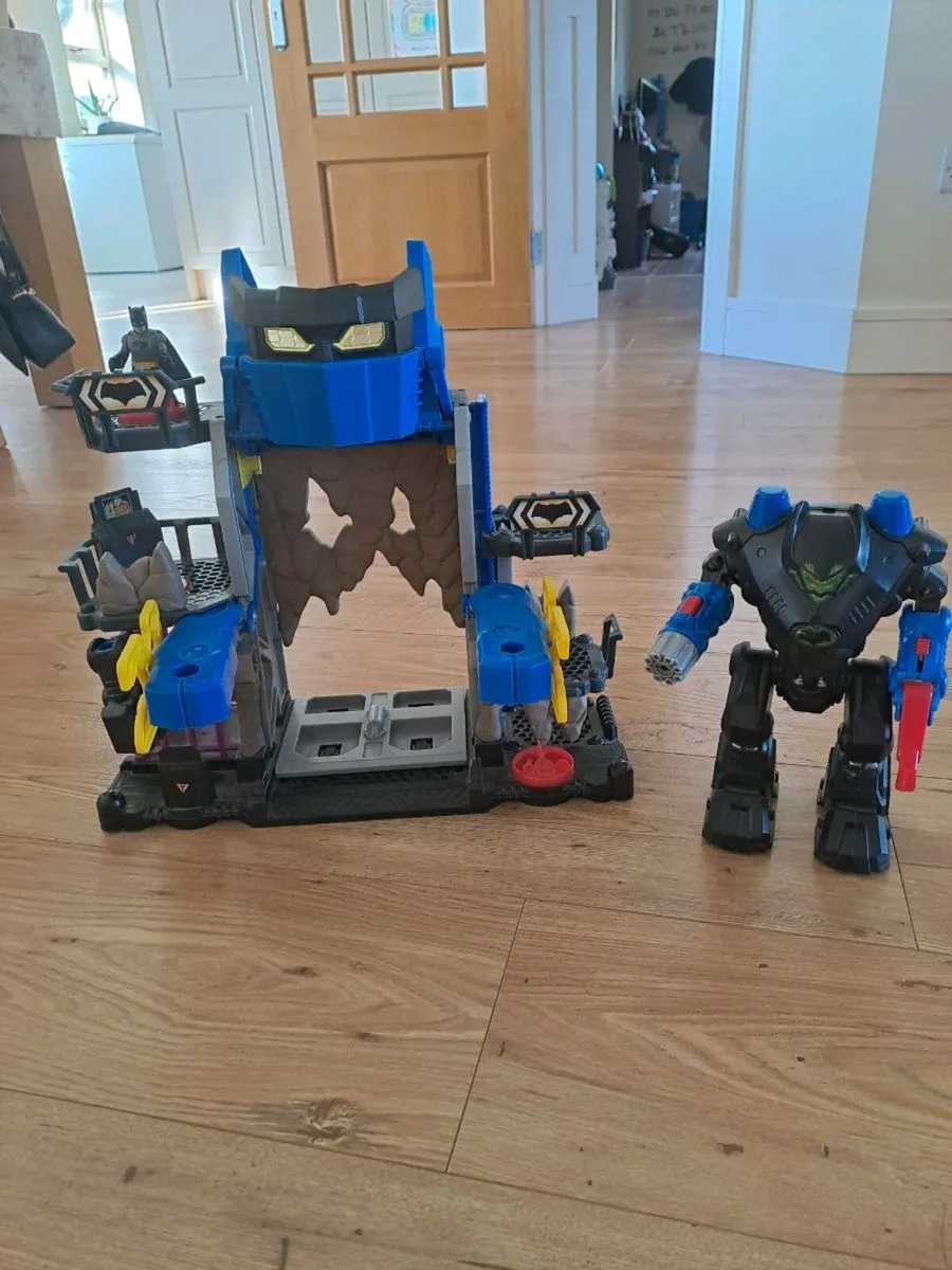 Imaginext DC Batman Cave - Image 1