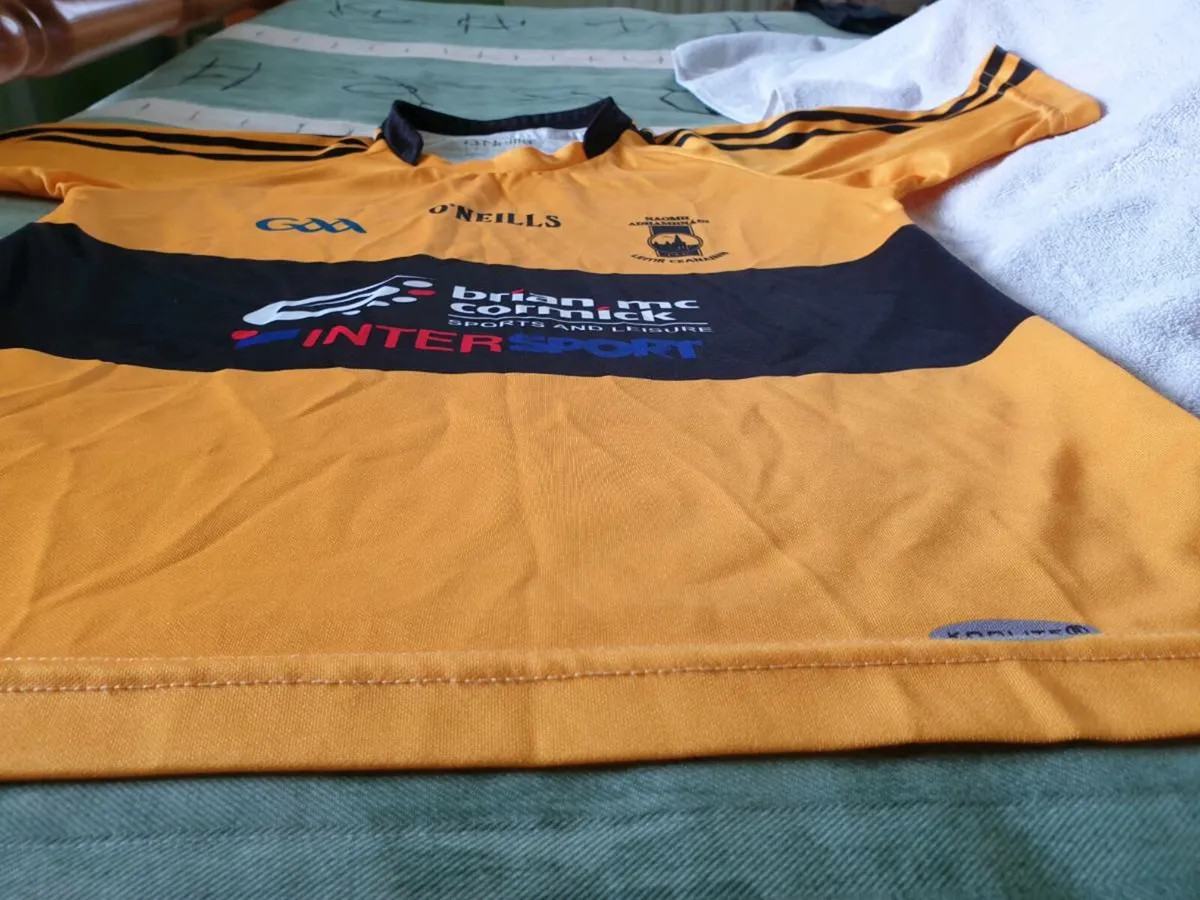 St Eunans Gaelic Football Home Jersey 2016 to 2017 - Image 4