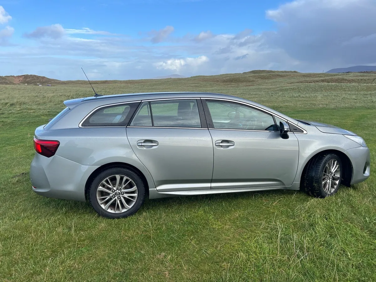 2015 Toyota Avensis Estate - Image 4