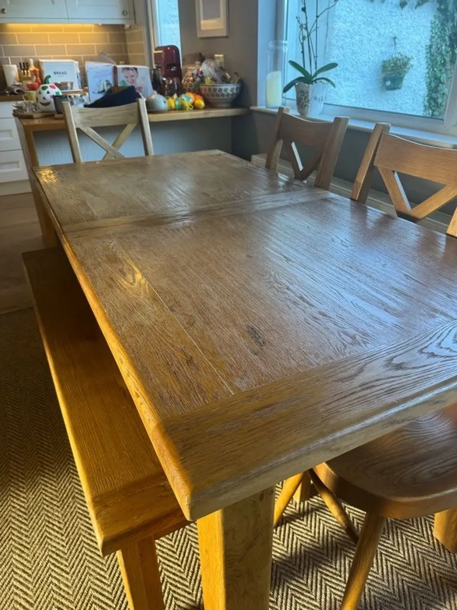 Solid oak extendable kitchen table with 3 chairs and bench - Image 2