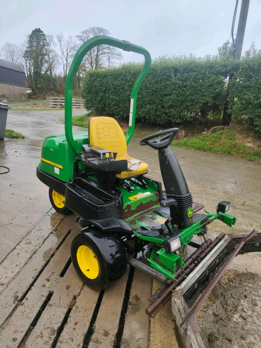 JD yard scraper & MF 135 - Image 4