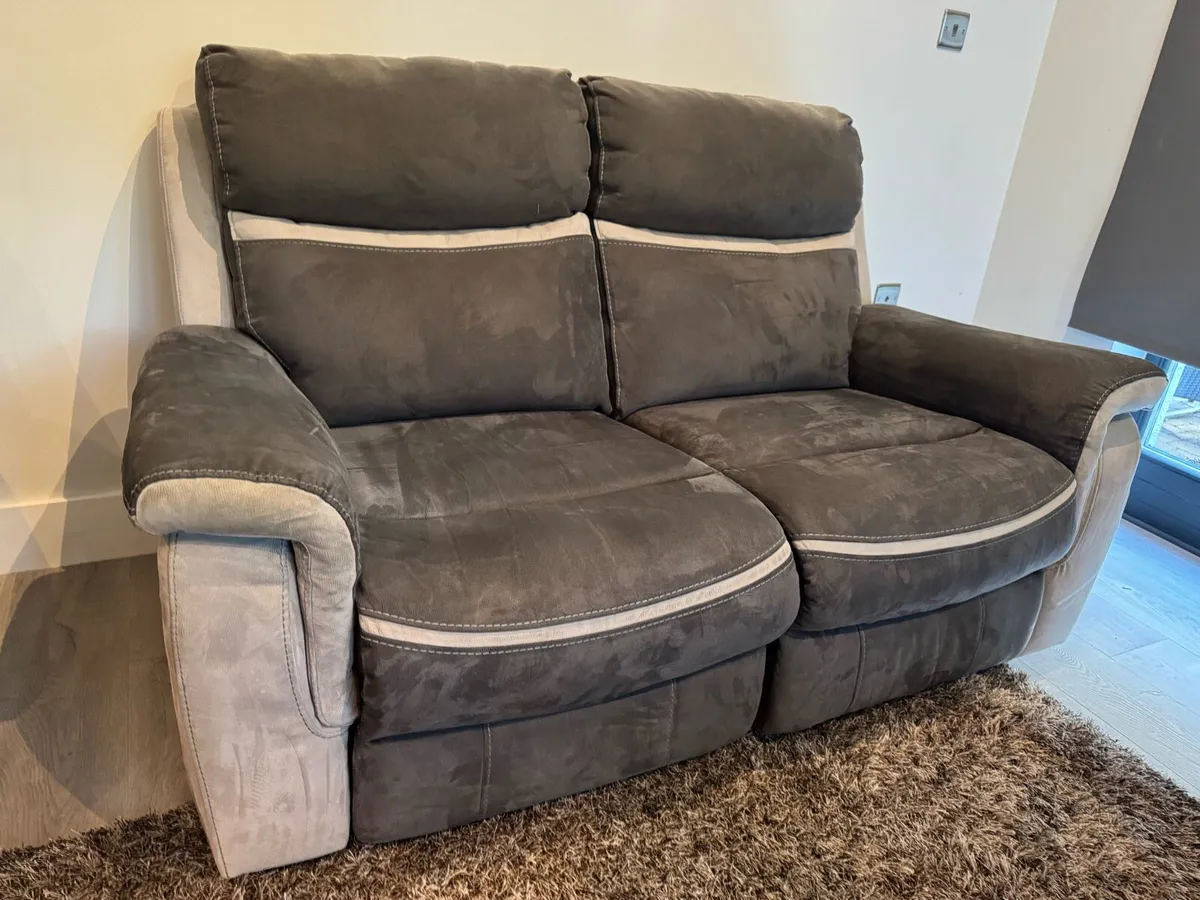 Harvey Norman 3+2 seater recliner suite - Image 4