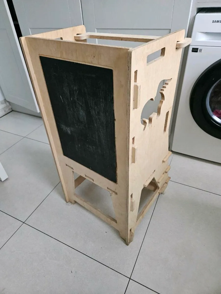 Kitchen Helper Tower - Image 1