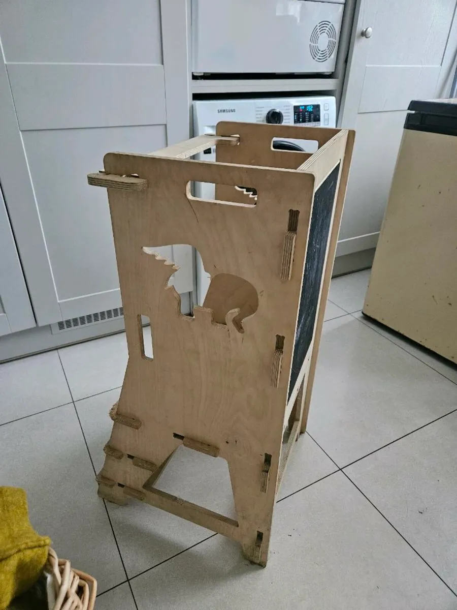 Kitchen Helper Tower - Image 3