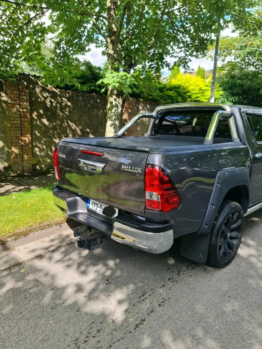 Toyota Hilux - Image 2