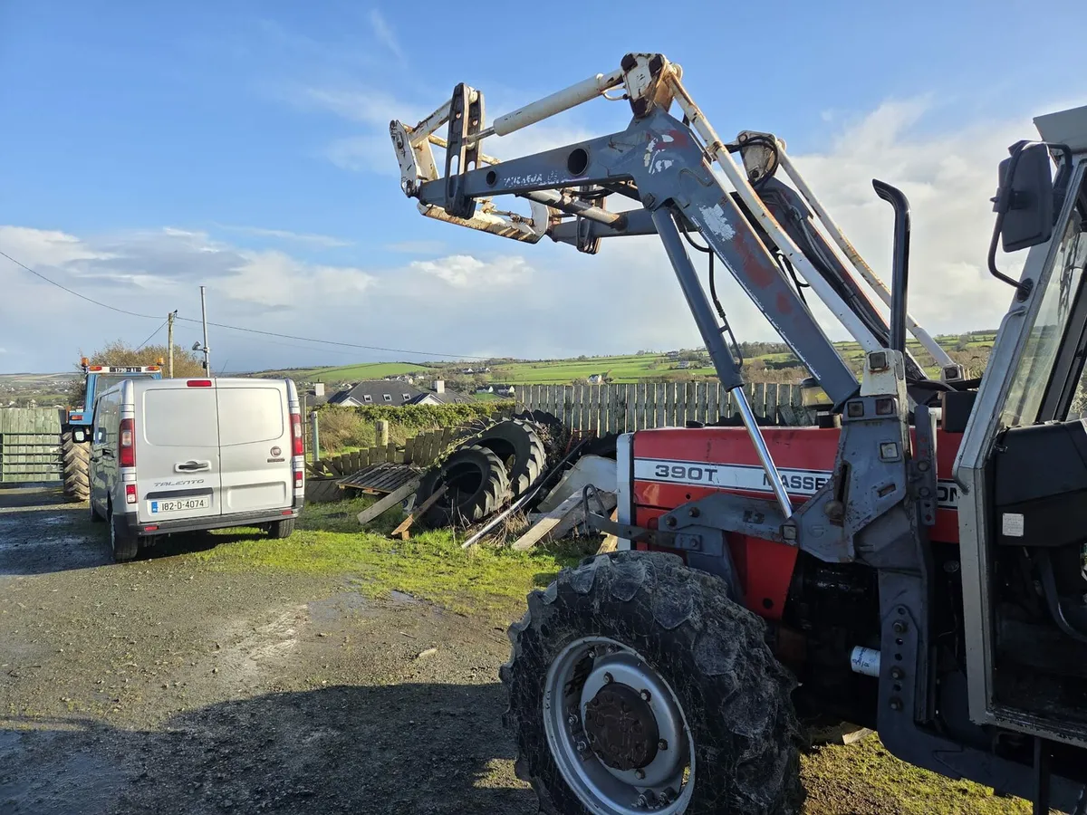 Front Loader in perfect working order - Image 1