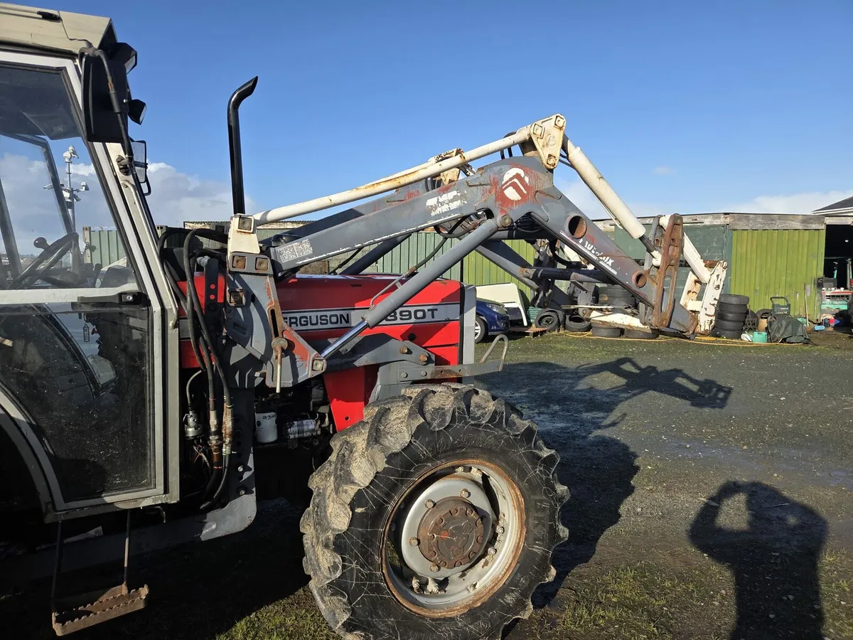 Front Loader in perfect working order - Image 4