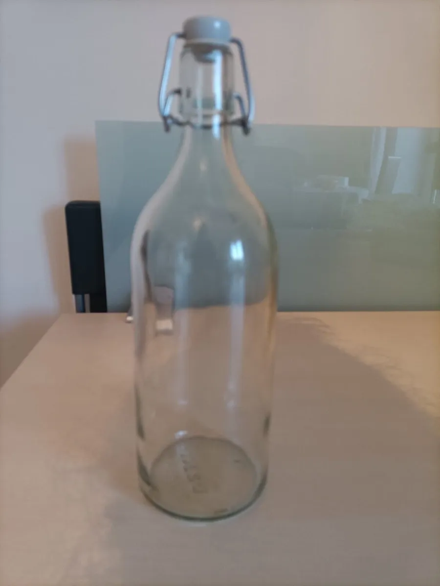 Bottle glass - Image 1