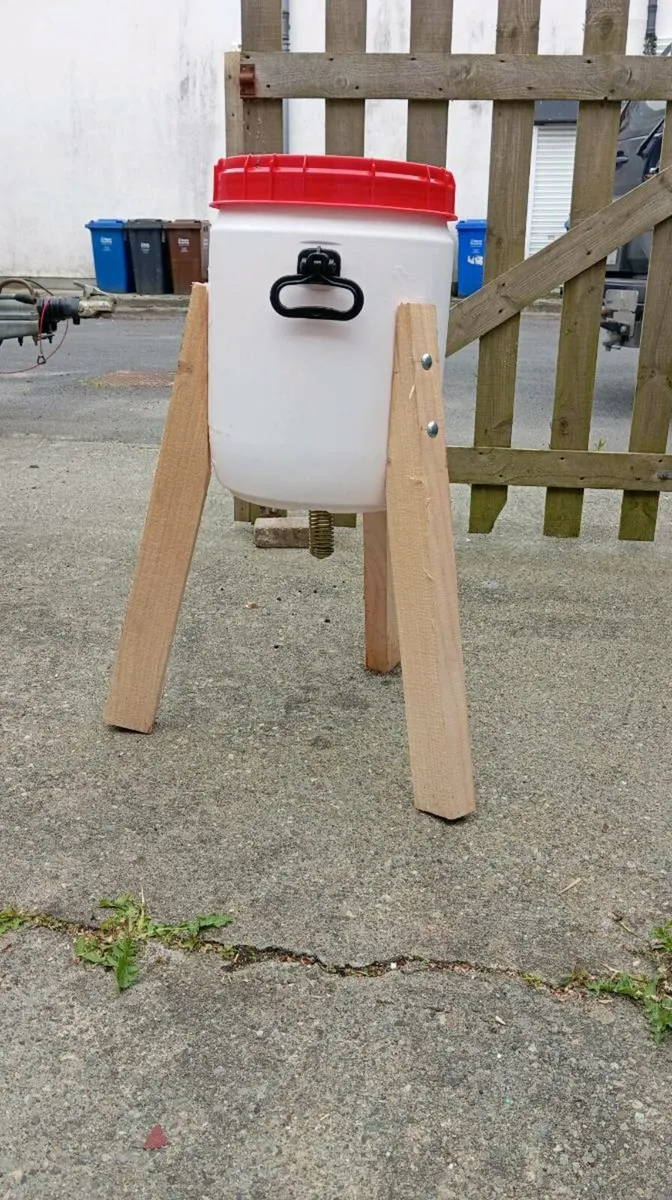 Pheasant feeder - Image 2