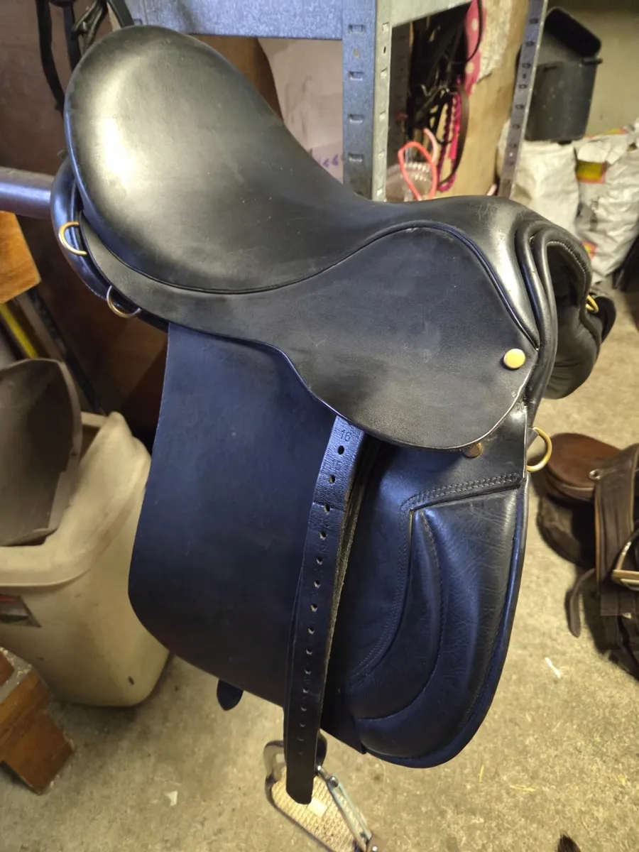 Leather horse Saddle - Image 1