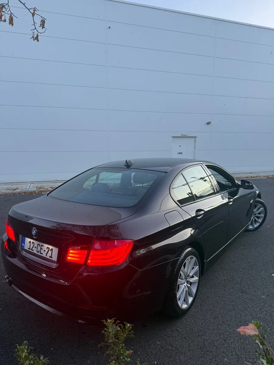 BMW 5 -Series - Image 3