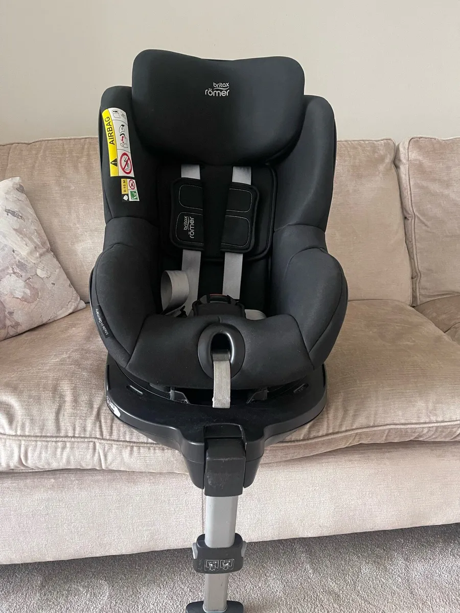 Britax Romer Dualfix M Plus 360 spin car seat - Image 1