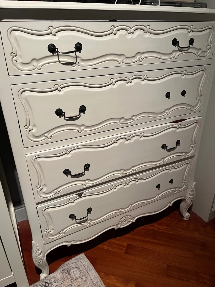 Bed, side tables and chest of drawers - Image 3