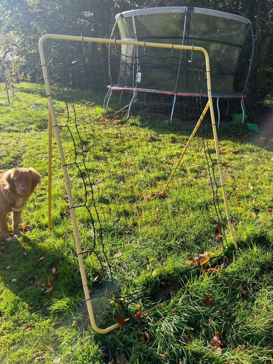 Rebounder net for hurling Camogie