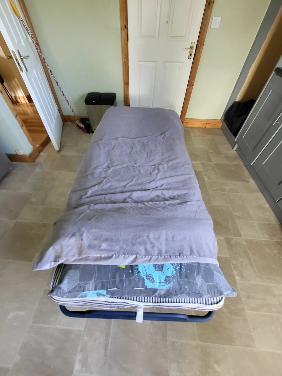 Fold down bed - Image 2