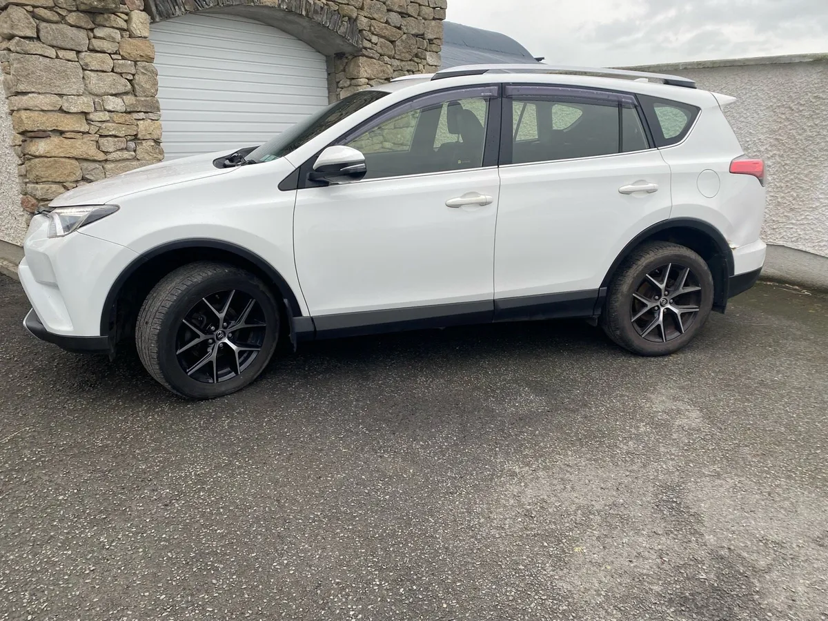 Toyota Rav 4 - Image 2