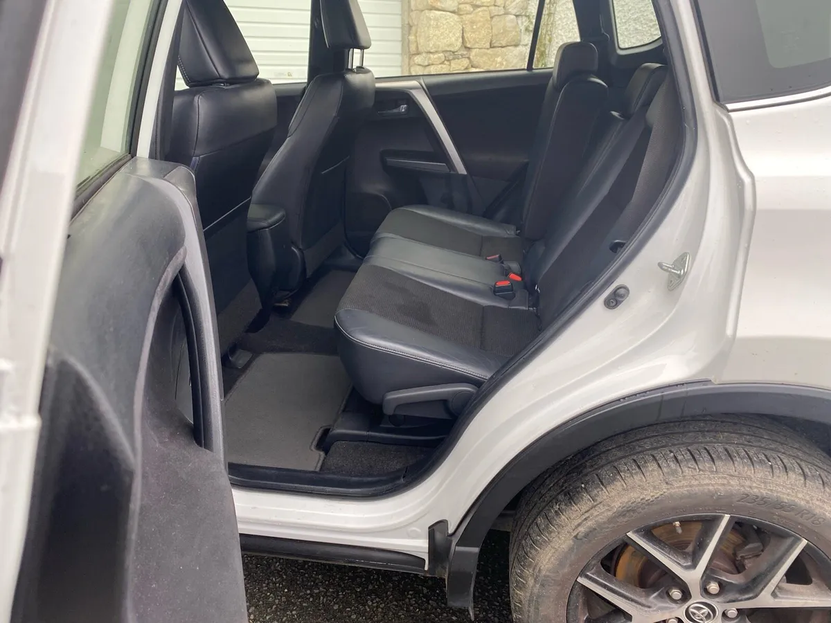 Toyota Rav 4 - Image 4