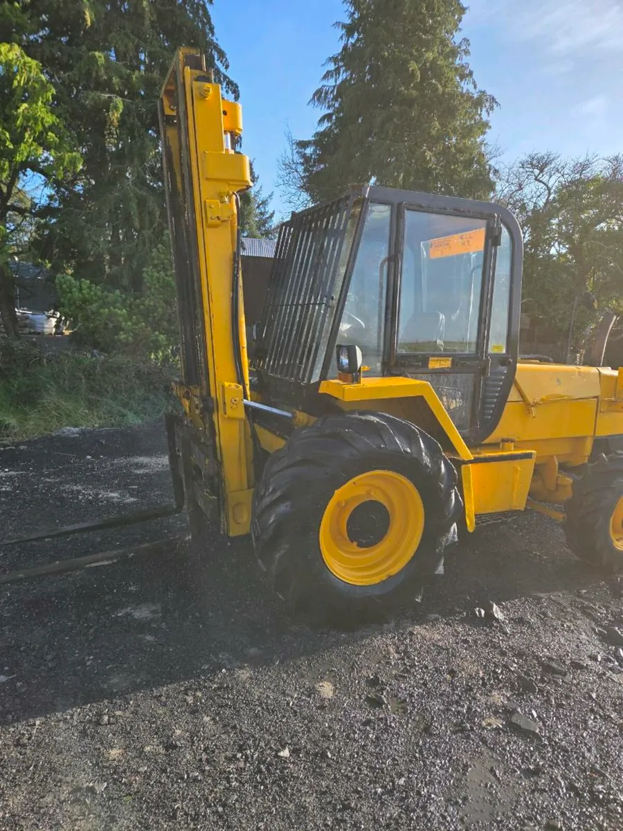 Jcb 926 Rough Terrain forklift - Image 1