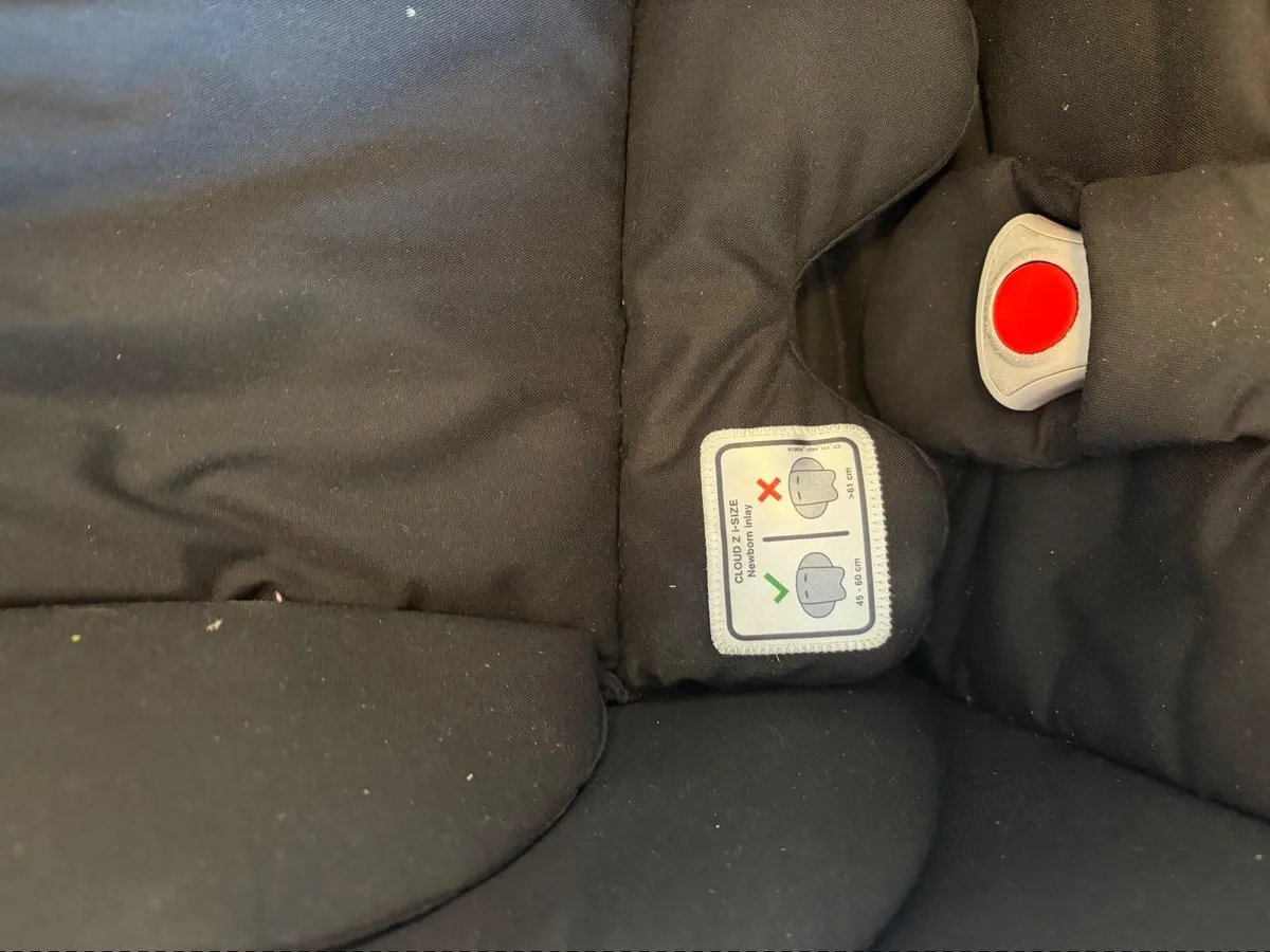 Cybex Cloud Z I size car seat and base - Image 4