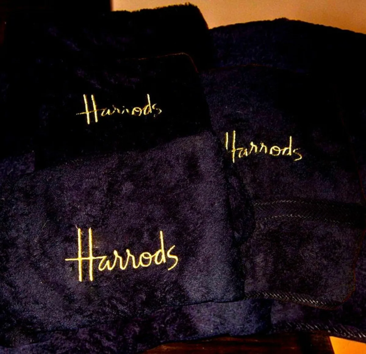 BNWT Harrods Towel Set - Image 3