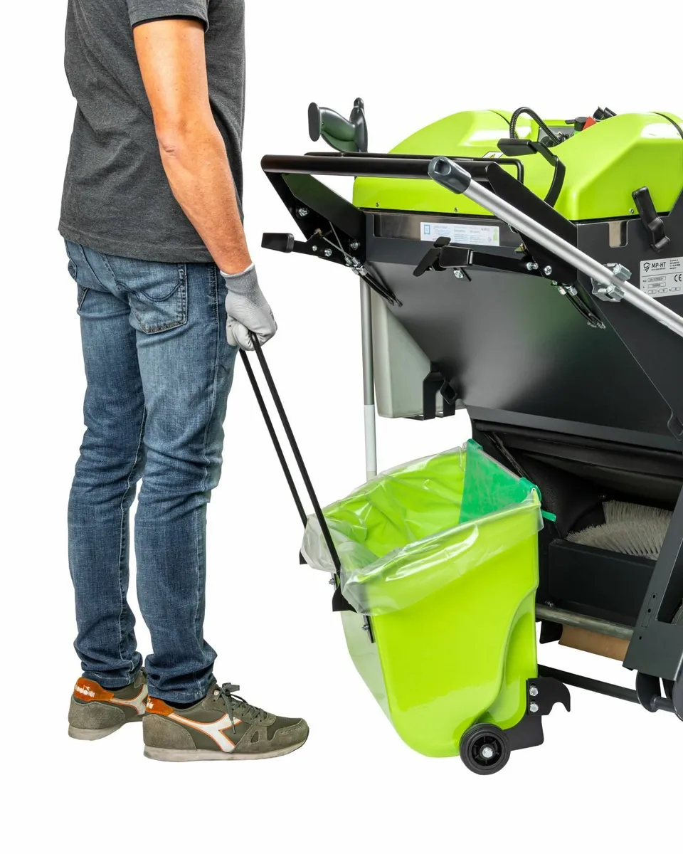 Green clean Handy E Cross battery operated sweeper - Image 4