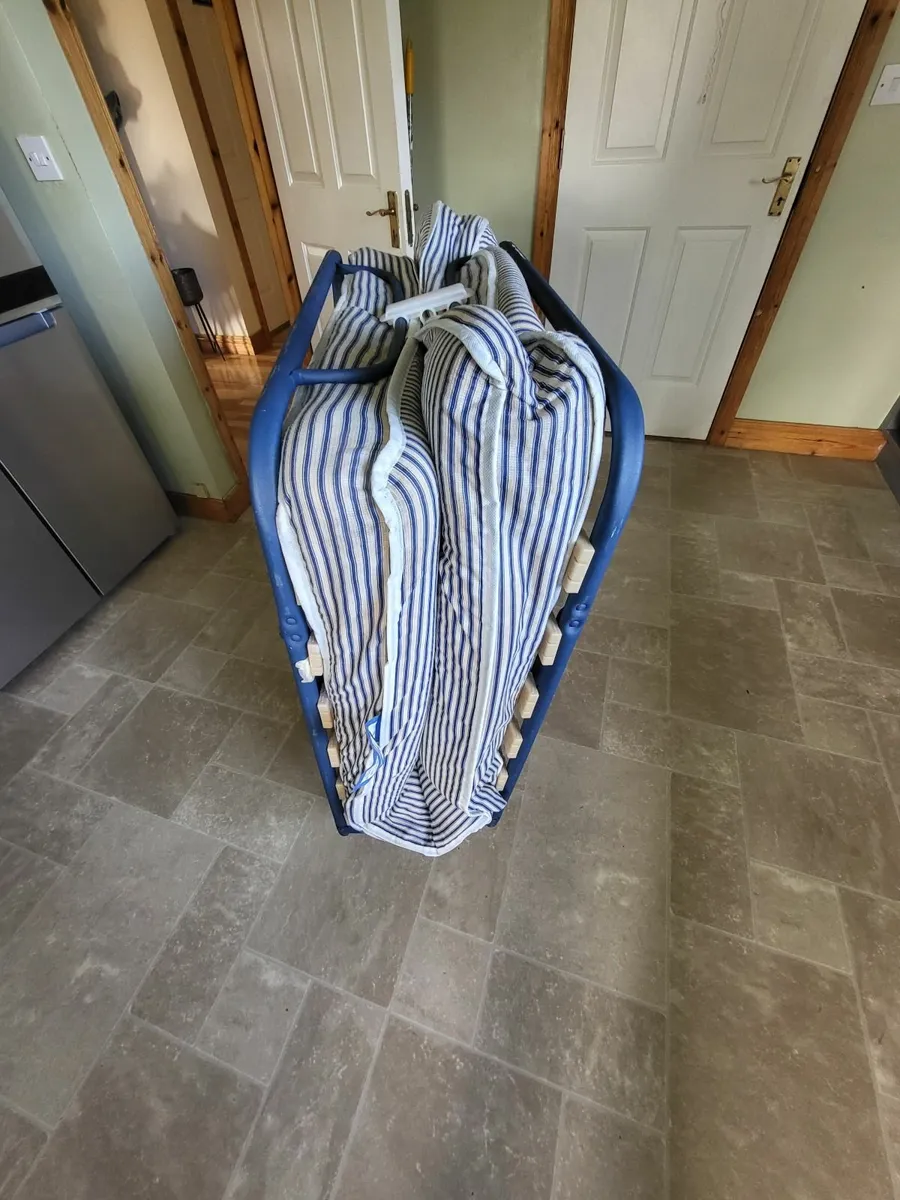 Fold down bed - Image 1