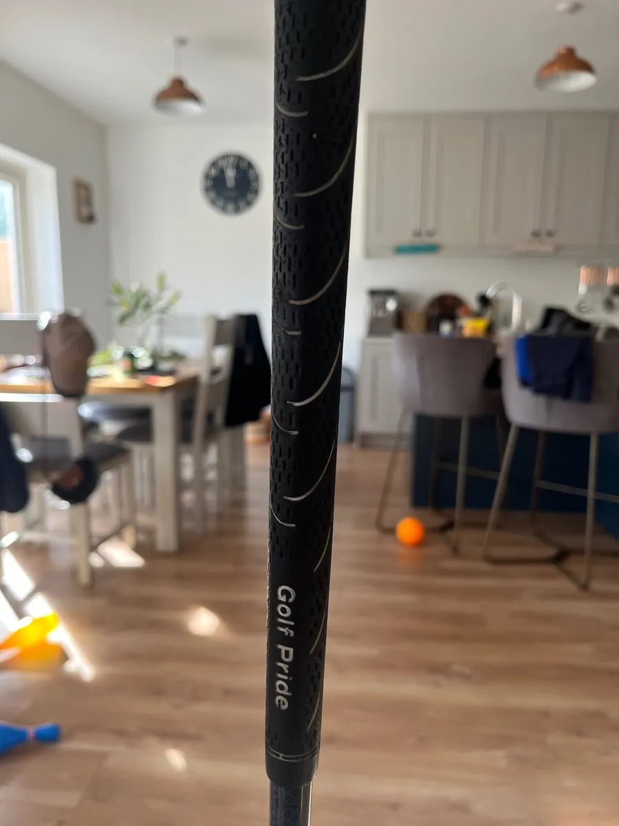 Titleist 909D3 Driver - Image 2