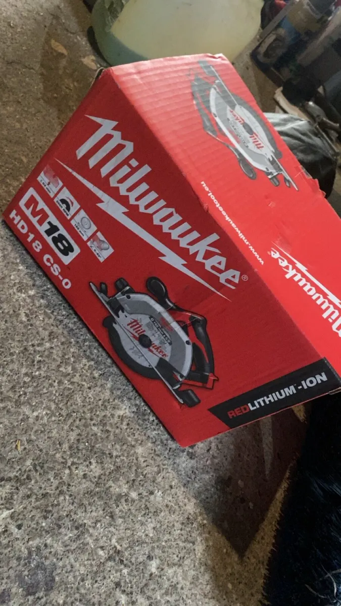 Milwaukee circular saw - Image 1