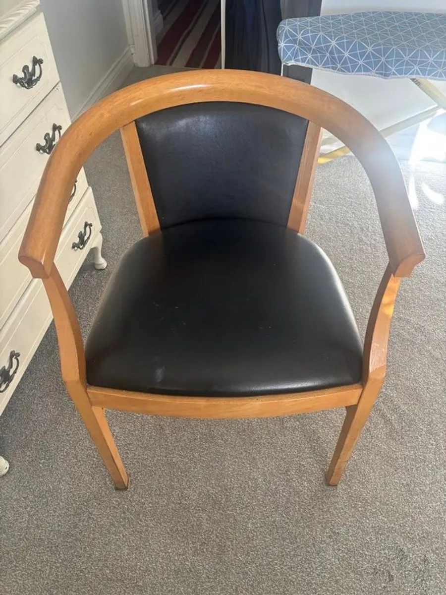 4 Dining Chairs with Arms
