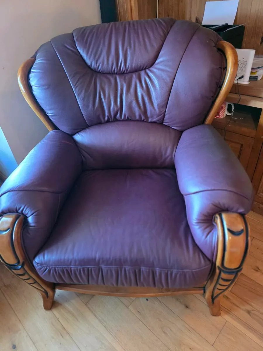 3+1+1 Burgundy/Wine Leather/Timber Couch Chairs - Image 4