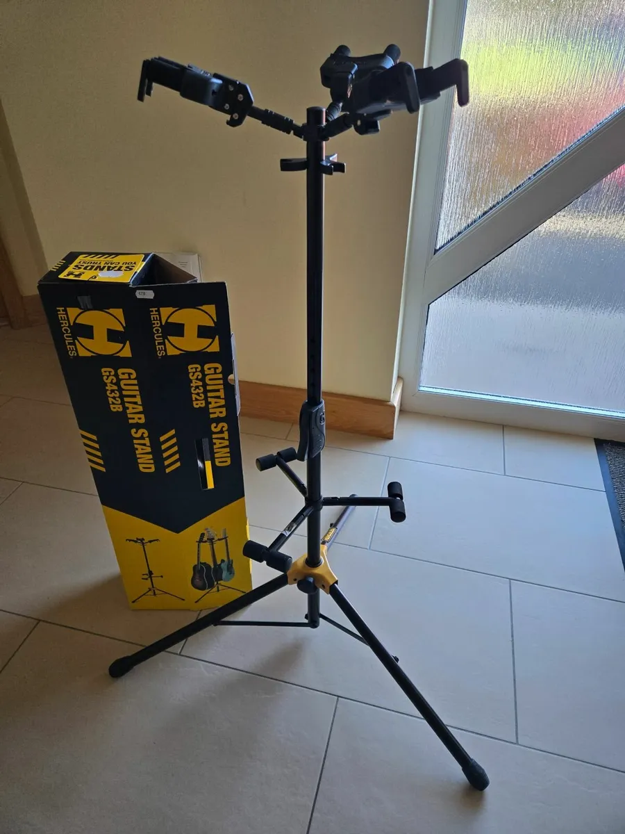 Guitar stand Hercules 3 guitar GS432B - Image 1