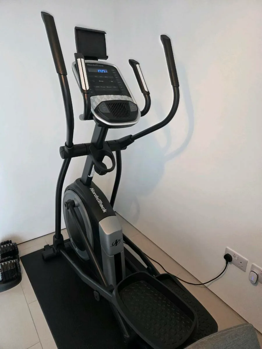 NordicTrack C7.5 Elliptical - Excellent Condition! - Image 2