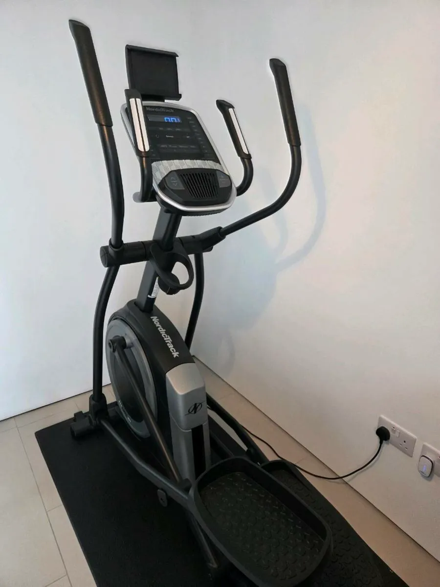NordicTrack C7.5 Elliptical - Excellent Condition! - Image 3