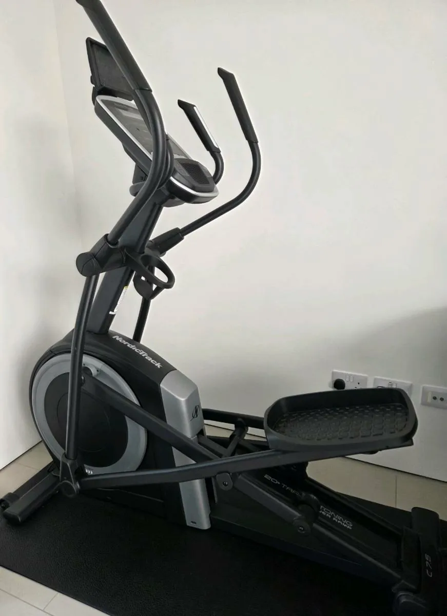 NordicTrack C7.5 Elliptical - Excellent Condition! - Image 4