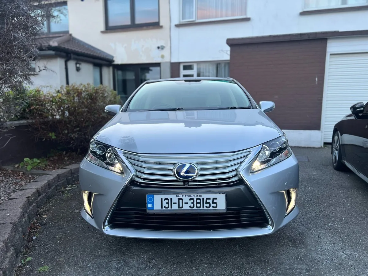 Lexus HS 250 Hybrid - Image 3