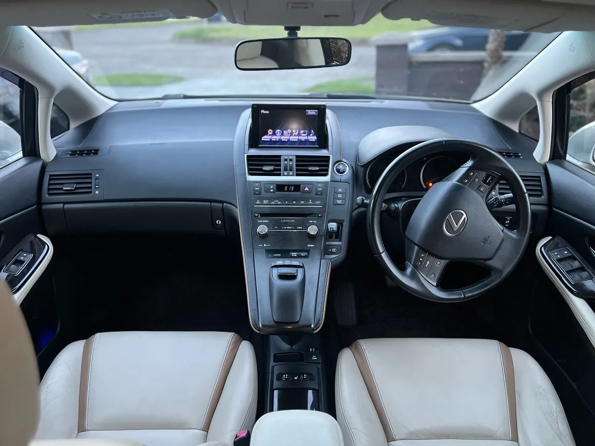 Lexus HS 250 Hybrid - Image 4