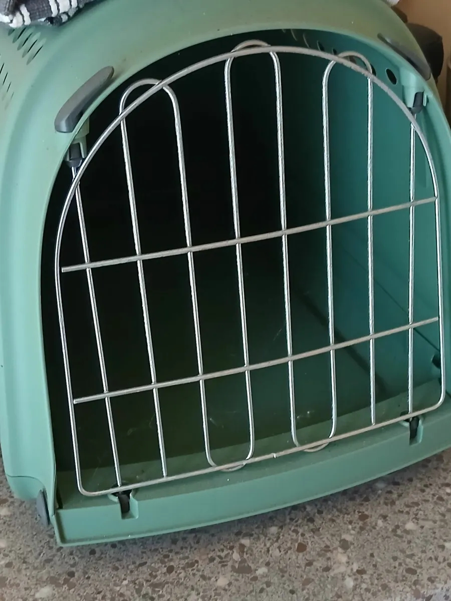 Dog carrier - Image 1