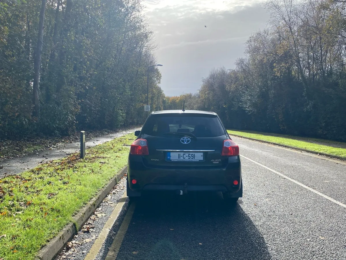 2011 Toyota Auris TERRA - Image 4